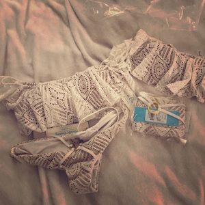 Beach Bunny Love Me Like You Do NWT